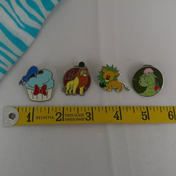 Four Walt Disney World Trading Pins - Picture 7 of 7